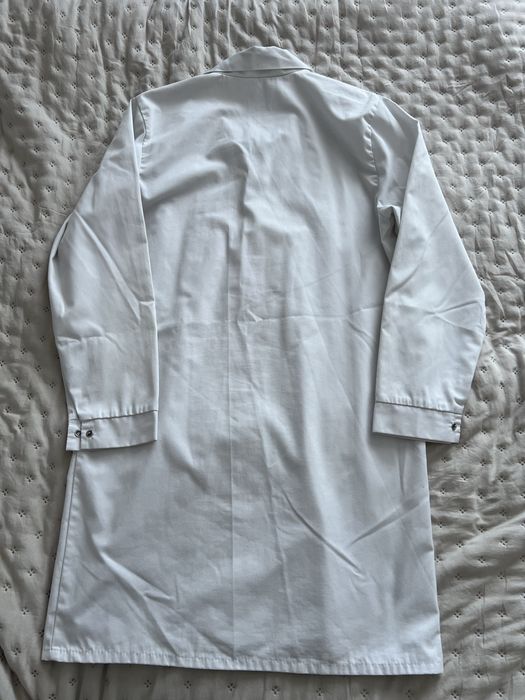 Biały fartuch medyczny