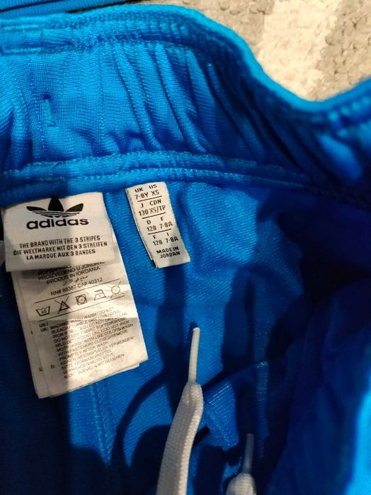 Adidas dres dla chłopca rozmiar 128 niebieski