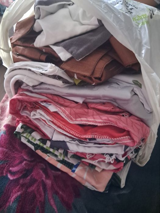 Posciel, obrusy, zaslony, poszewki ozdobne na poduszki