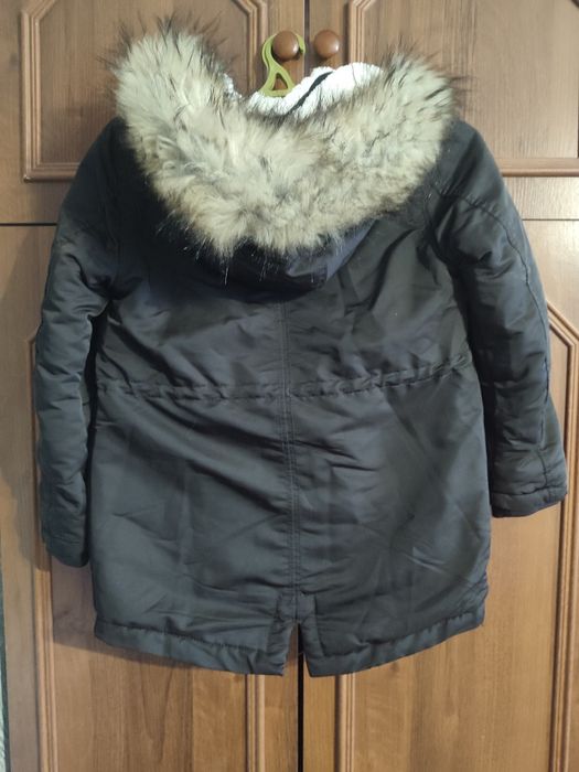 Зимова парка на дівчинку 8-9 років