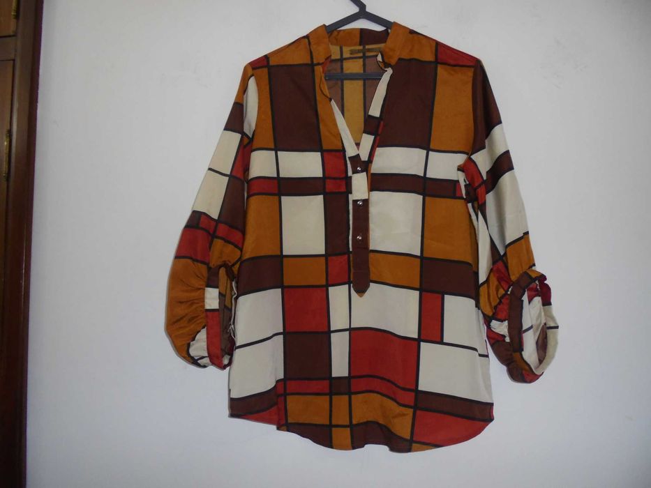 Blusa de senhora muito colorida