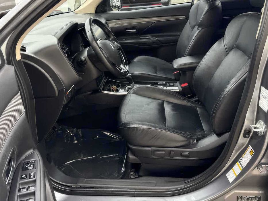 Mitsubishi Outlander SEL S-AWC      2020