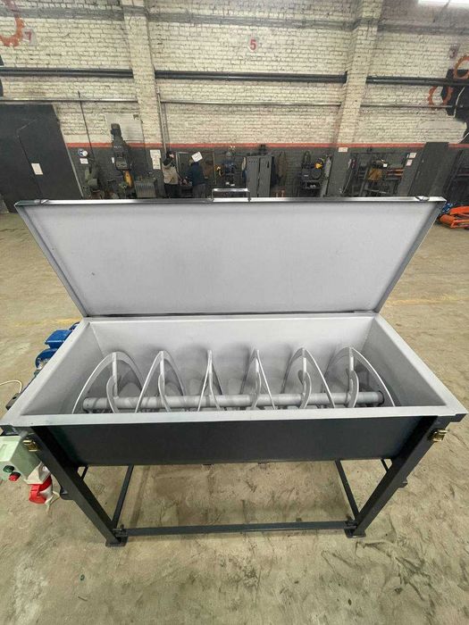 Кормозмішувач, змішувач, шнековый смеситель, ленточный конвейер