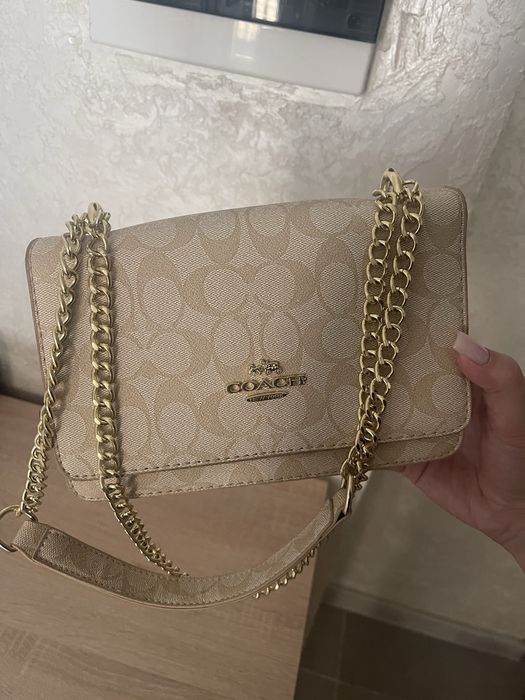 Продам сумочку Coach