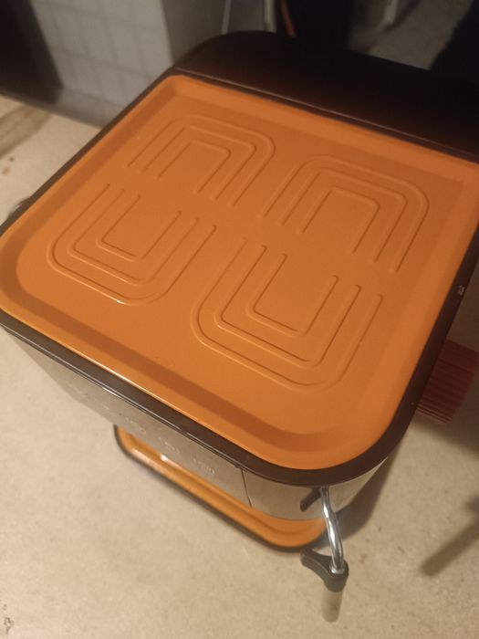 Máquina de café, com aquecedor de chávenas.