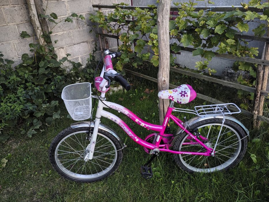 Fajny rowerek dla dziewczynki