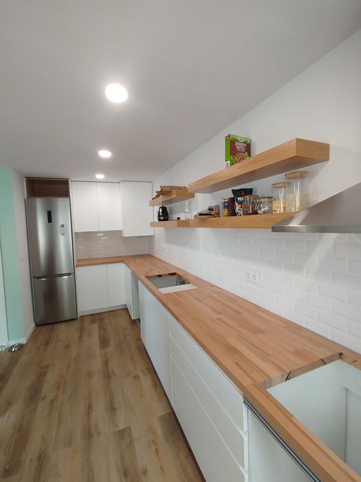 Cozinhas por medida, roupeiros.