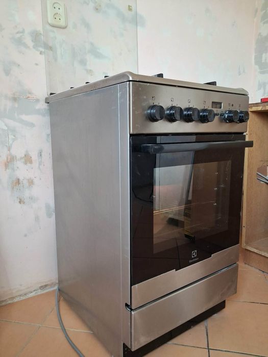 Kuchenka gazowo elektryczna Electrolux