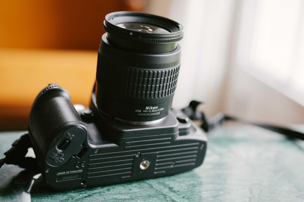 Nikon F80 + Nikkor 28-80mm f/3.3-5.6