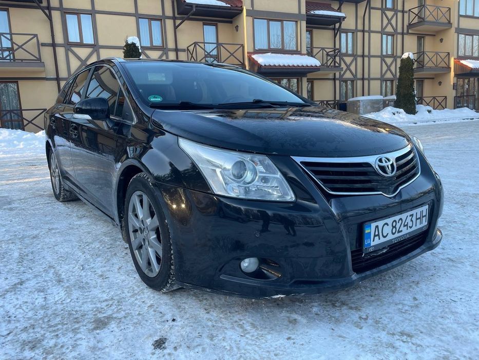Toyota Avensis 2011 дизель автомат