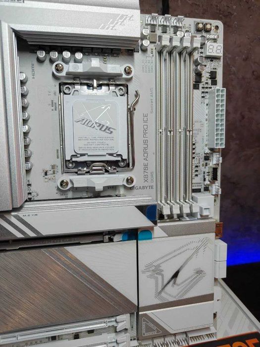 Материнська плата Gigabyte X870E Aorus Pro Ice (AM5) 7000-9000 Серія AMD