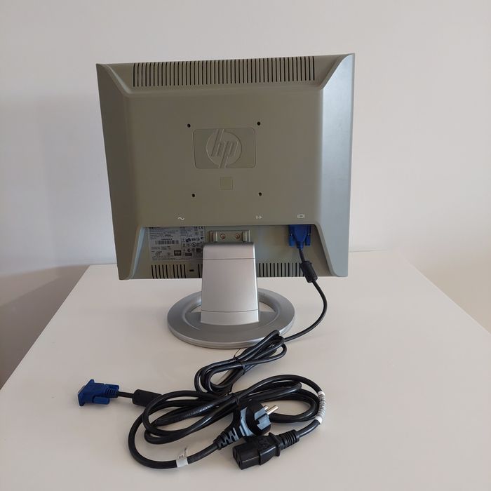 Monitor HP vs17e - Com muito pouco uso64739023722755122