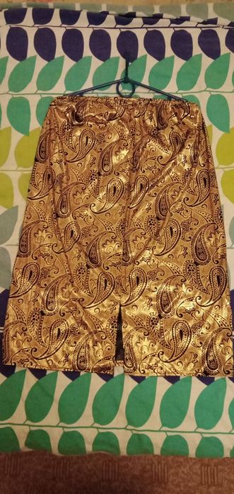 Продам юбку золотистого цвета.