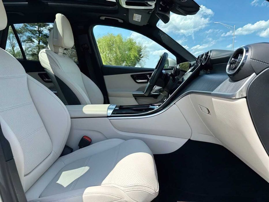 Mercedes-Benz GLC GLC 300 4MATIC      2024