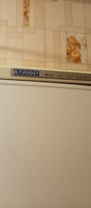 Холодильник "Атлант"  непрацюючий віддам даром