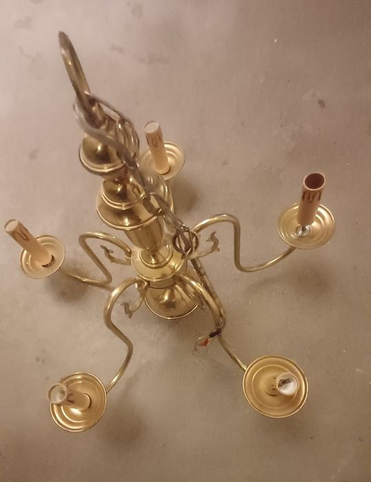 Candeeiro de teto dourado426077401457643521