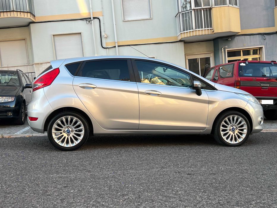 Ford Fiesta 2011 - Só 60.000 klms comprováveis