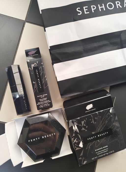 FENTY Midnight Diamonds Gloss Bomb Stix Caviar Crystalz Diamond Carats black limited błyszczyk pomadka rozświetlacz nowość 
2026