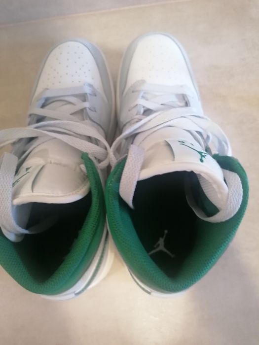 Ténis Air Jordan com a caixa