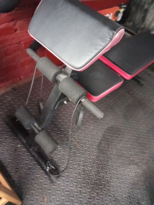 Gym Bench442587510462883844