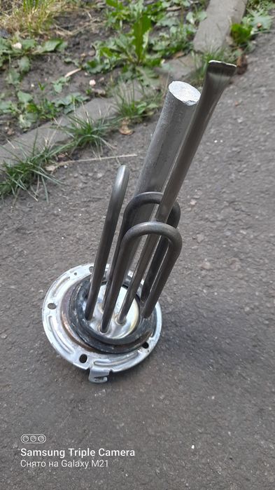 Продам бойлер ariston