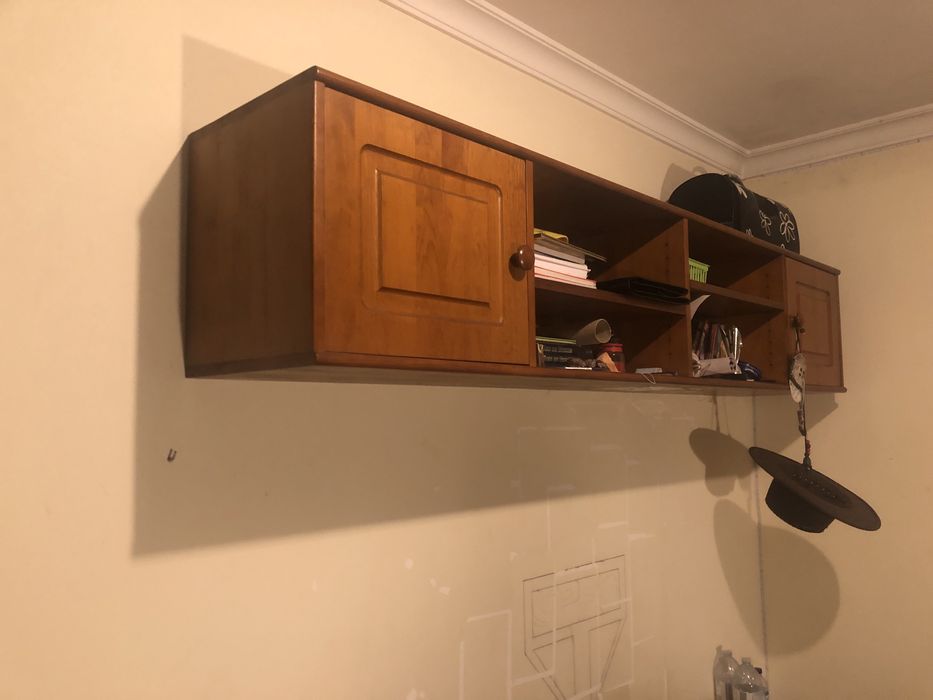 Cama de solteiro com colchão mais estante