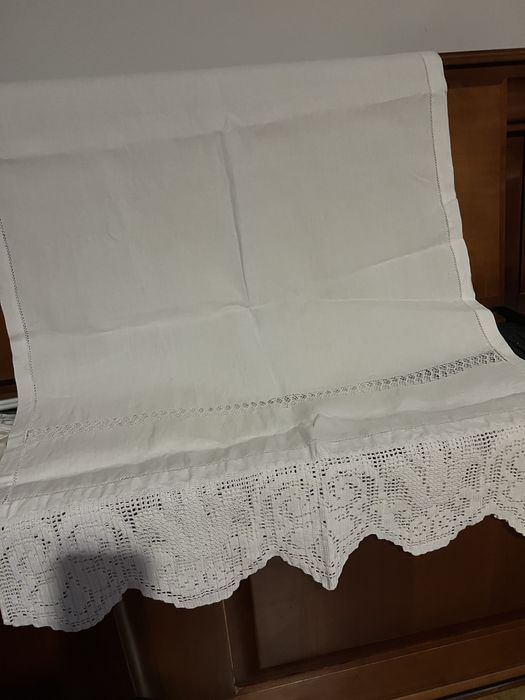 Vendo várias peças em linho em renda feita à mão