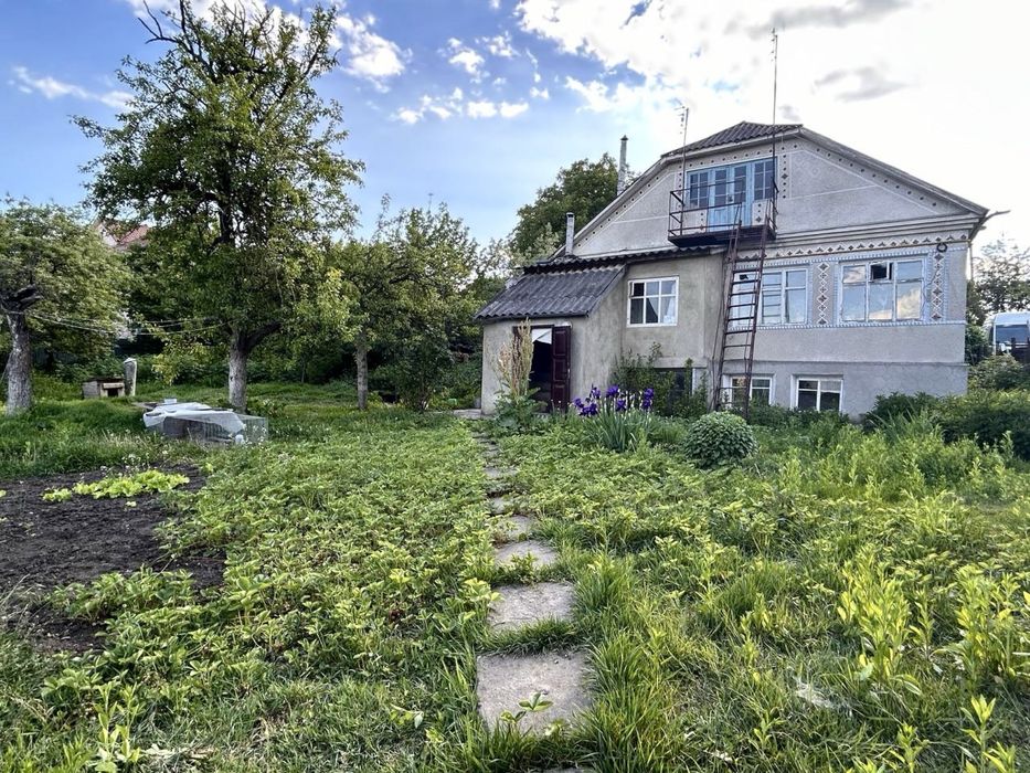 Продам будинок з великою територією