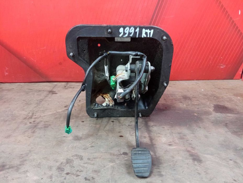 Педальний вузол Трафик 2 Педали Педаль Renault Trafic 2  8200513340