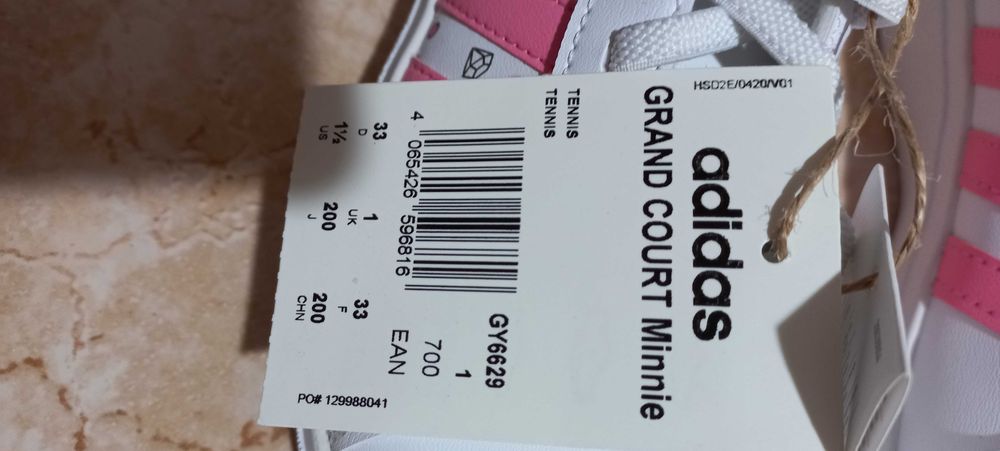 Sapatilhas adidas novas 33