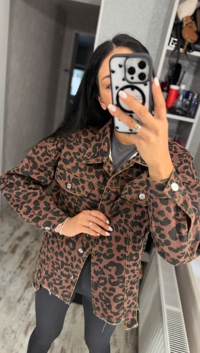 Джинсова куртка жіноча