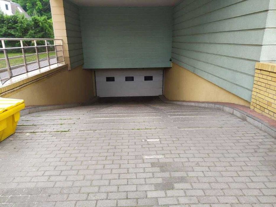 miejsce postojowe w hali garażowej - Widok 2
