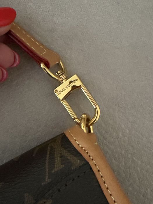 Louis Vuitton Pouch64740307497987122