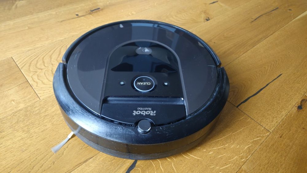 iRobot  Roomba i7