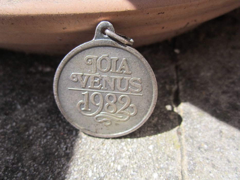 Medalhão / Pingente Vénus 1982