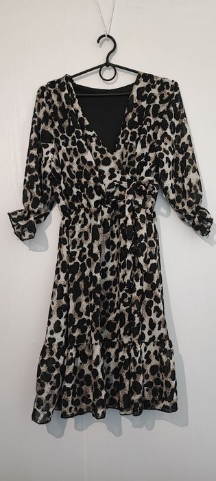 Seksowna sukienka w panterkę