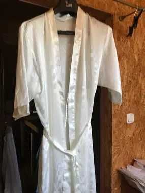 Szlafrok atłasowy rozmiar 40/42 écru