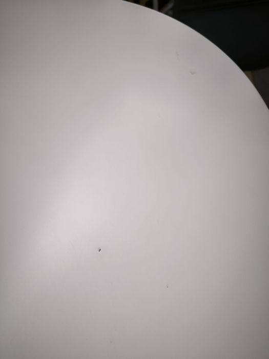 Venda de uma Mesa redonda com cadeiras