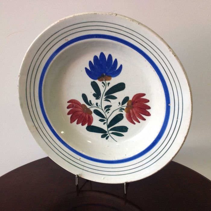 Alguidar em faiança policromada