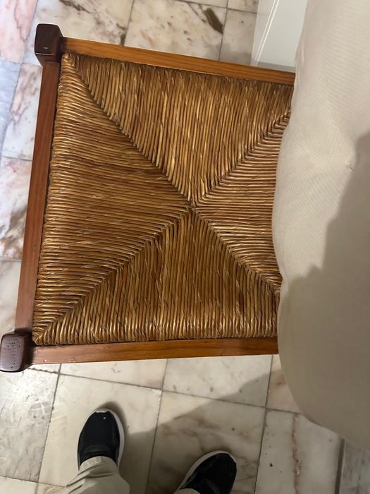 Mesa de jantar + 4 cadeiras de madeira