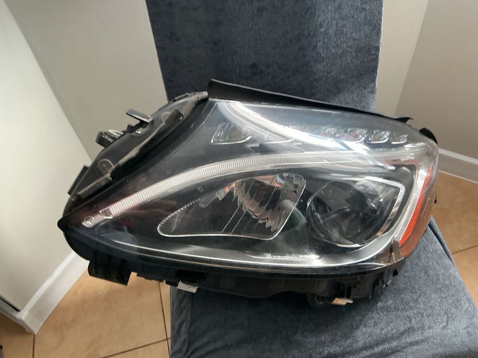 Oryginalna prawa lampa Mercedes-Benz C-Klasa W205 S205 C205 A2059064103 Full LED USA