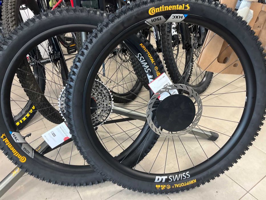 pivot AMPD  Team  "L " avinox m2s