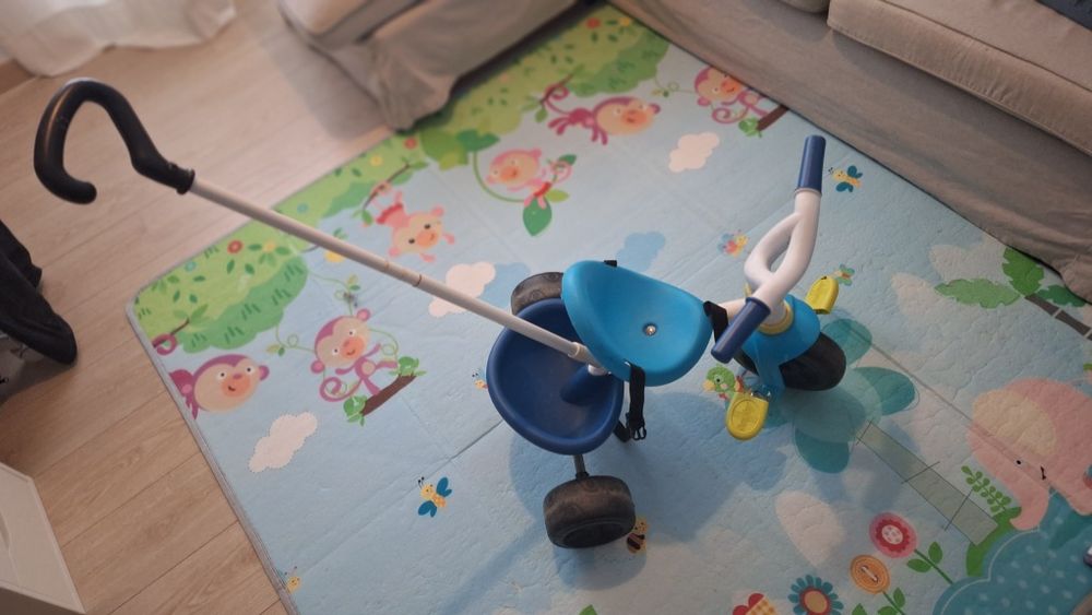 Triciclo Smoby com barra parental