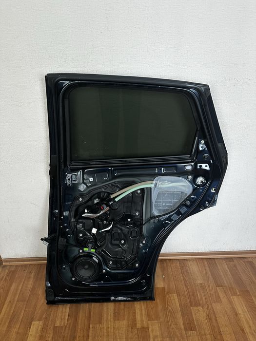 Двері задні права  для Mazda CX-5 2017-2025 оригінал колір 42m