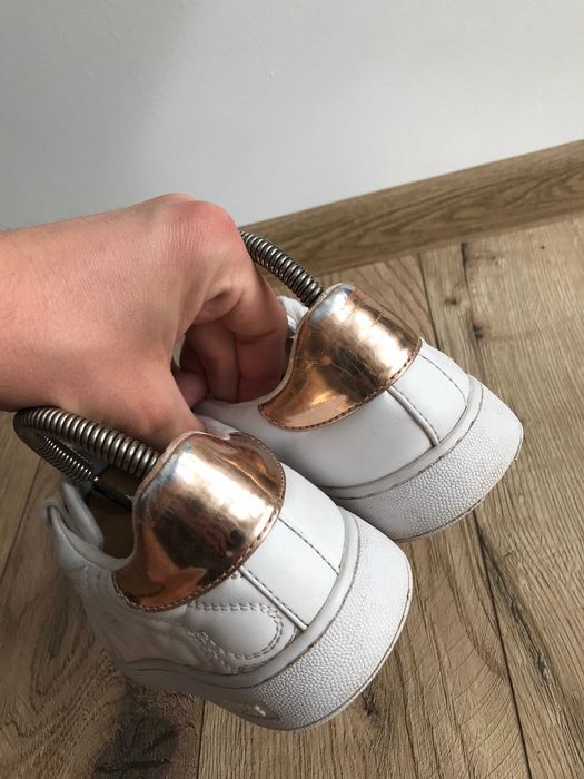 Skórzane buty Guess rozm. 37,5