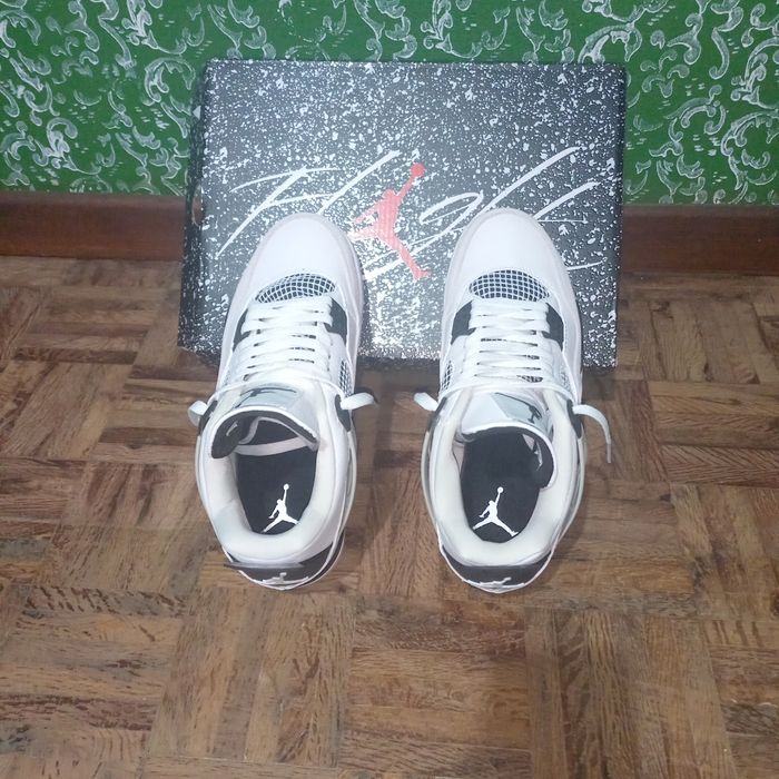 Air Jordan 4 Military Black