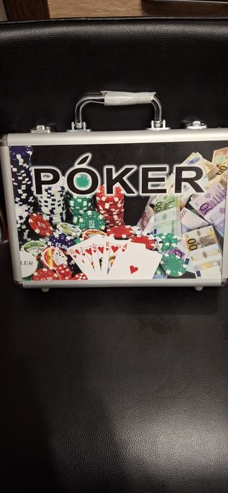 Новый покерный набор в кейсе, идеальный подарок.