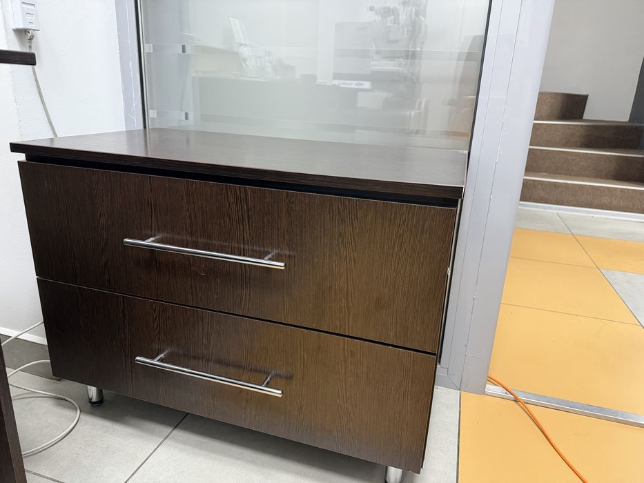 Стіл письмовий