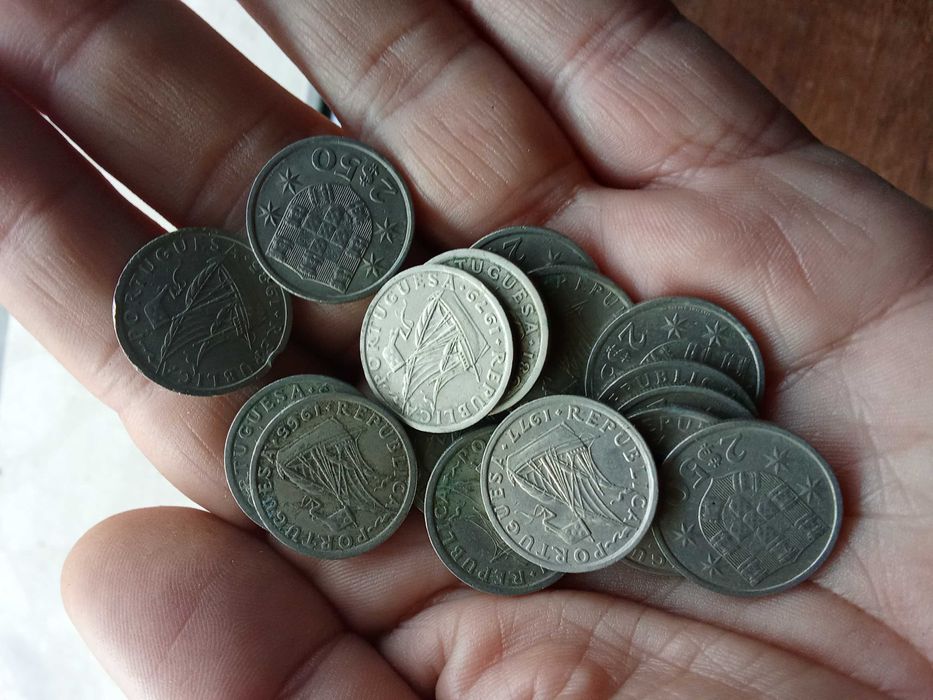 Moedas de 2,5 escudos