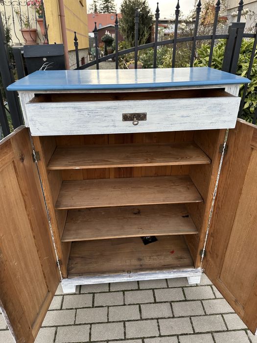 Komoda pensjonarka vintage bielona bieliźniarka